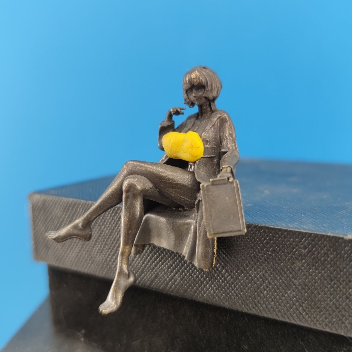 Scultura da dottore femminile  - Medical Lab Officer recensione e prezzo
